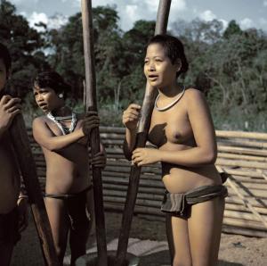 Raoul Coutard,  Minorité Phnong, Cambodge circa 1950 © Raoul Coutard 
