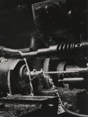 . André Steiner Industrie automobile Années 1930 Tirage sur papier  au gélatino-bromure d’argent © André Steiner /collection  musée Nicéphore Niépce