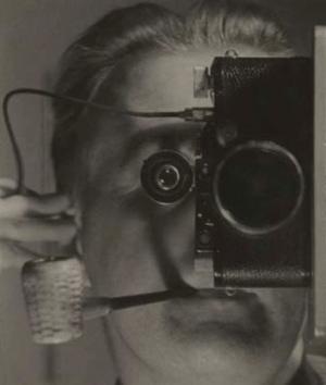 Maurice Tabard  Juan-les-Pins  1936  © Maurice Tabard /   coll. musée Nicéphore Niépce  Ville de Chalon-sur-Saône